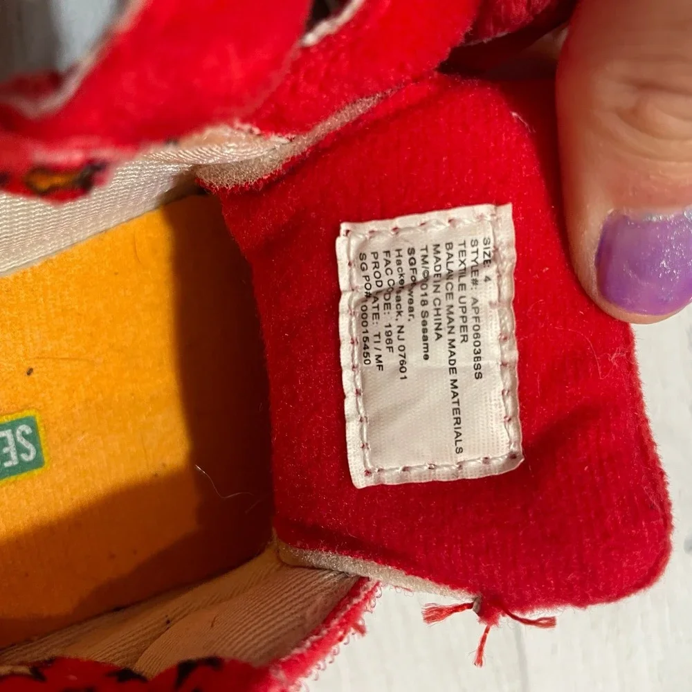 Sesame Street baby toddler Elmo sneakers‎ size 4